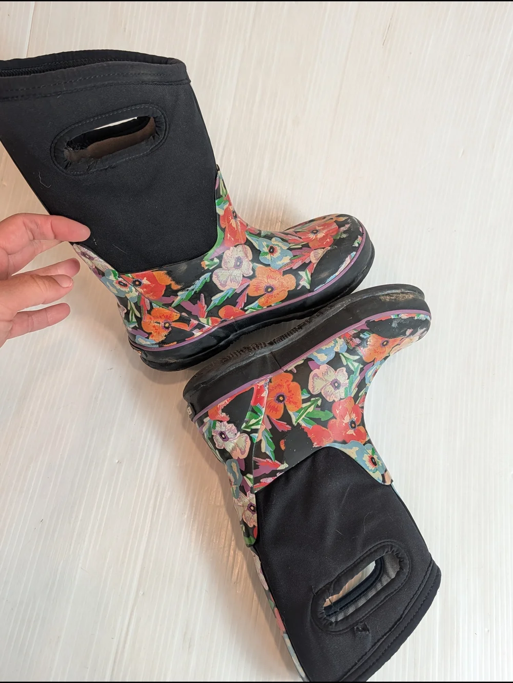 BOGS Kids Pansies Floral Waterproof Rain Boots - Size 1 Girls